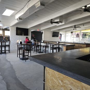 Vito's Pizza - Interior - Pizza Near Me - San Jose, California