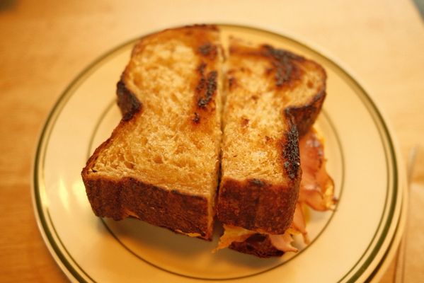 Hunnybee Bruncheonette by null