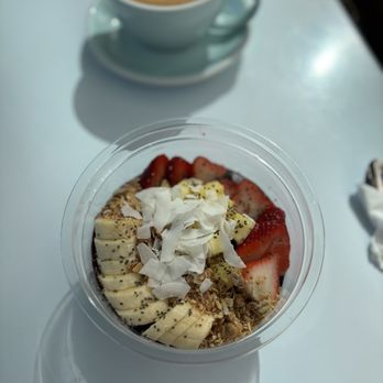 Pura Vida Miami - SIGNATURE ACAI - Sandwiches Near Me - Miami Beach, Florida