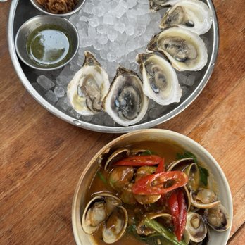 Fish Cheeks - Oysters & Manila clams - Seafood Near Me - New York, New York Fish Cheeks - Oysters & Manila clams - Seafood Near Me - New York, New York