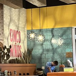 Cinco Ninos - Check in area