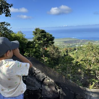 The Coffee Shack - The view while waiting outside for the table - Coffee & Tea Near Me - Captain Cook, Hawaii