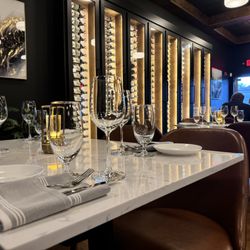 Serrato's Steakhouse - Dining room