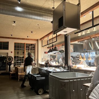 Scales - Atmosphere 10/10 - Seafood Near Me - Portland, Maine Scales - Atmosphere 10/10 - Seafood Near Me - Portland, Maine