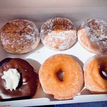 Dunkin' - Half Dozen Donuts: (top row) 2 Chocolate Kreme, Vanilla Kreme; (bottom row) Kreme Delight, 2 sugar donuts - Coffee & Tea Near Me - Sparks, Nevada