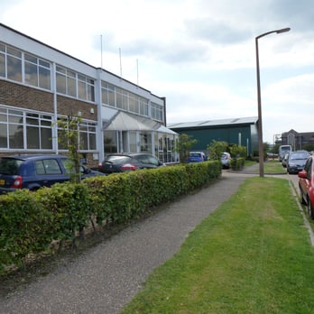 MK Garden Services - Commercial Hedge Cutting - Gardeners Near Me - Crawley, WSX MK Garden Services - Commercial Hedge Cutting - Gardeners Near Me - Crawley, WSX
