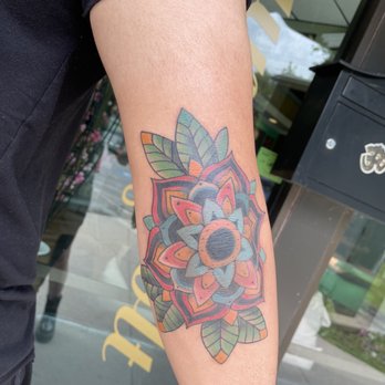 Thunderbolt Tattoo - Tattoo Near Me - Atlanta, Georgia Thunderbolt Tattoo - Tattoo Near Me - Atlanta, Georgia
