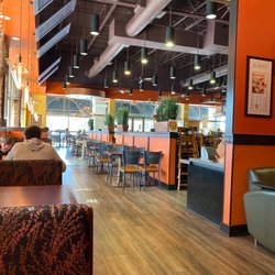 Paradise Bakery & Cafe - Alpha & Tollway - Seating