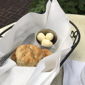 82 Queen - Biscuits done right! - Southern Near Me - Charleston, South Carolina
