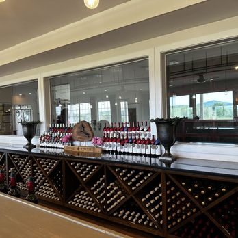 Greenhill Vineyards - Awards - Wineries Near Me - Middleburg, Virginia