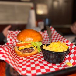 Shiver's BBQ - Shiver Burger
