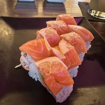 O-Ku - Salmon and lemon roll - Sushi Bars Near Me - Charleston, South Carolina
