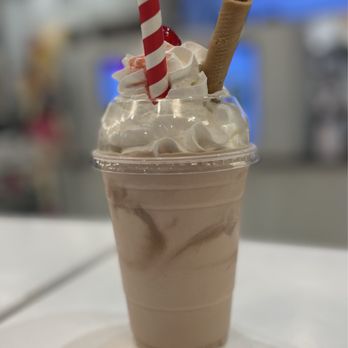 Frisco's Carhops - Neapolitan shake - American Near Me - Whittier, California