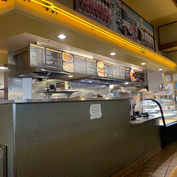 Nation's Giant Hamburgers - Order area with pies - Burgers Near Me - Moraga, California