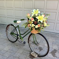 Petal Peddlers - Welcoming guests to the bridal shower