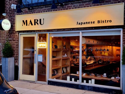MARU Japanese Bistro by null
