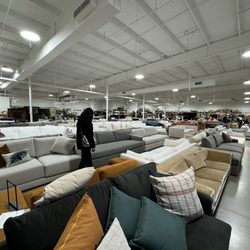 Crate & Barrel Outlet