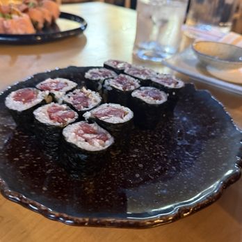 Makizushico - Tuna Roll - Sushi Bars Near Me - Littleton, Colorado Makizushico - Tuna Roll - Sushi Bars Near Me - Littleton, Colorado