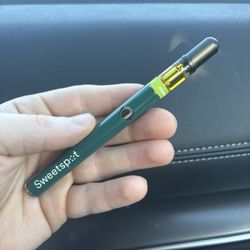 Sweetspot Voorhees - Vape pen battery mentioned in the review.