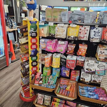 Con’s Pit Stop - Snacks - Convenience Stores Near Me - Eastsound, Washington