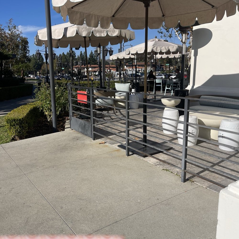 Neighborly - Outdoor dinning - Mediterranean Near Me - Thousand Oaks, California Neighborly - Outdoor dinning - Mediterranean Near Me - Thousand Oaks, California