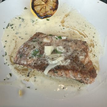 Lounge 1888 - Salmon - American Near Me - Inglewood, California