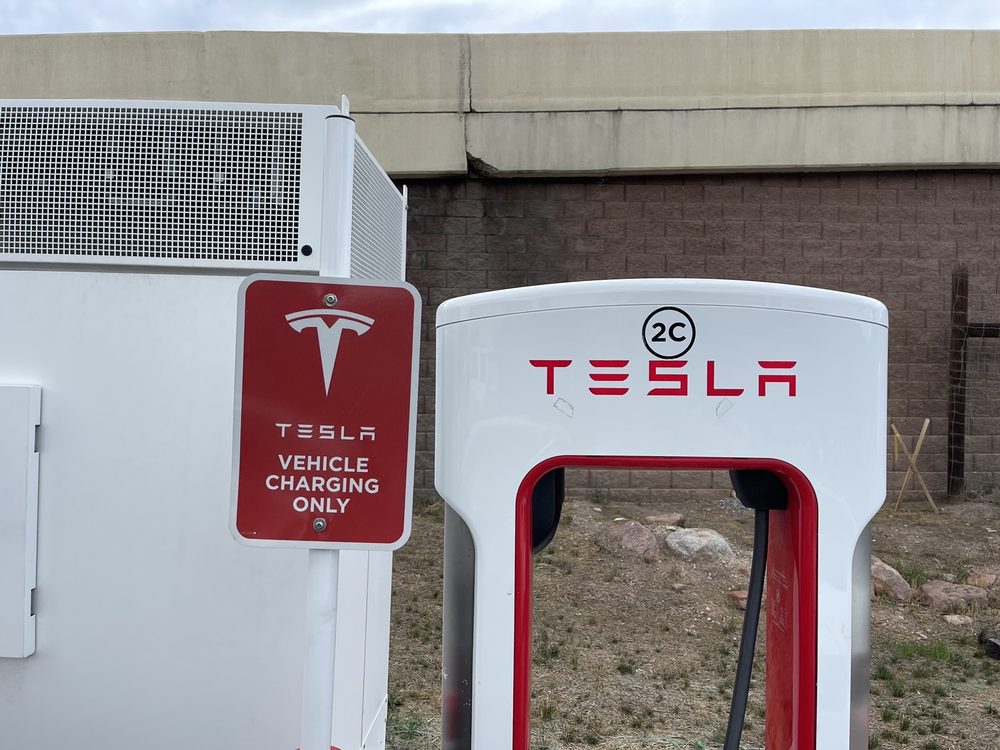 TESLA SUPERCHARGER EDWARDS Updated April 2024 434 Edwards Access