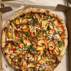 Tandoori Pizza - 31. Tandoori Chicken Pizza medium