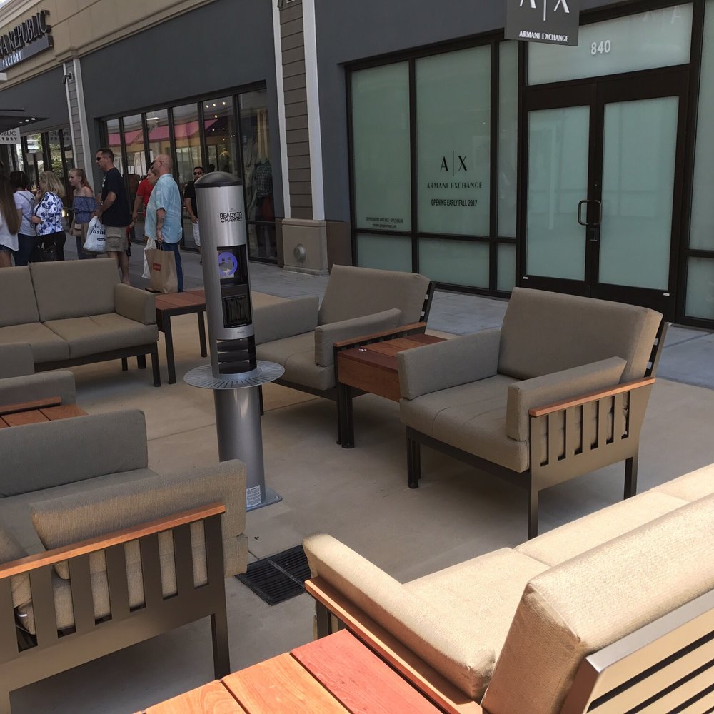 Norfolk Premium Outlets - Seating w/ outlets - Outlet Stores Near Me - Norfolk, Virginia Norfolk Premium Outlets - Seating w/ outlets - Outlet Stores Near Me - Norfolk, Virginia