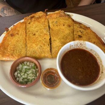 Leane’s Restaurant - Quesadilla de birria - Wraps Near Me - Victorville, California Leane’s Restaurant - Quesadilla de birria - Wraps Near Me - Victorville, California