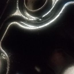 David emailed the picture to me to explain to me that he found oil housing is cracked after opened it up.