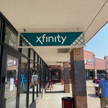Xfinity Store By Comcast - 925 E County Road E, Suite #170 - Television Service Providers Near Me - Vadnais Heights, Minnesota Xfinity Store By Comcast - 925 E County Road E, Suite #170 - Television Service Providers Near Me - Vadnais Heights, Minnesota