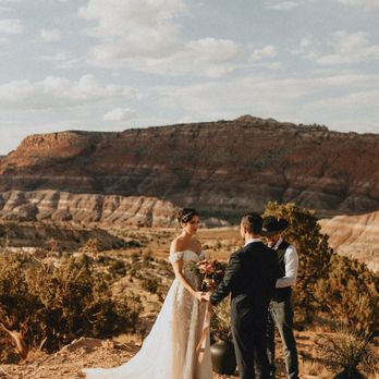 Shutterfreek - Kanab Utah Adventure Elopement on steroid's at Airbnb - Video/Film Production Near Me Shutterfreek - Kanab Utah Adventure Elopement on steroid's at Airbnb - Video/Film Production Near Me