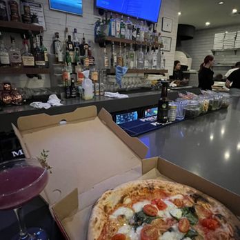 Pomo - Phoenix - Margherita pizza (add cherry tomatoes and truffle oil) - Pizza Near Me - Phoenix, Arizona Pomo - Phoenix - Margherita pizza (add cherry tomatoes and truffle oil) - Pizza Near Me - Phoenix, Arizona