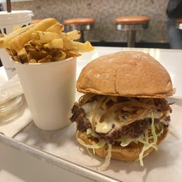 Lounge Burger