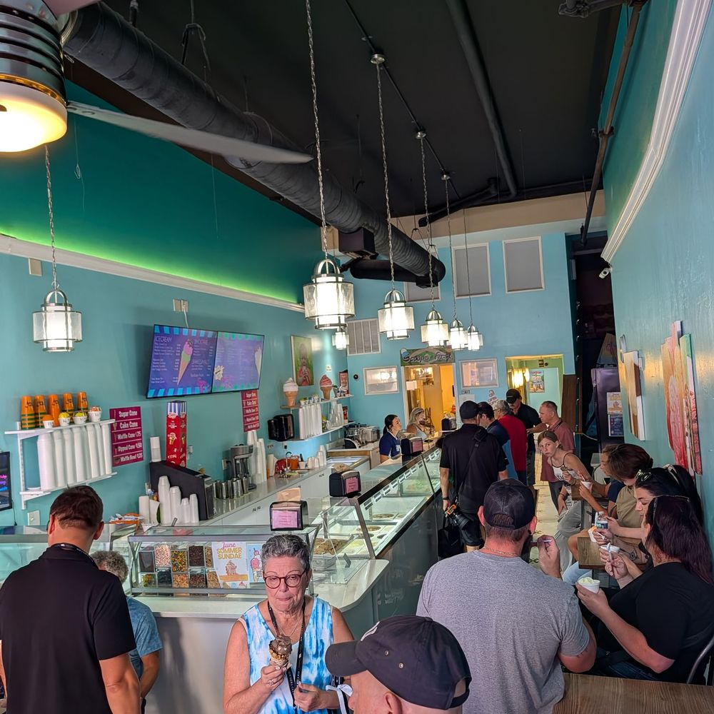 Scoops on First - Ice Cream & Frozen Yogurt Near Me - Fort Myers, Florida