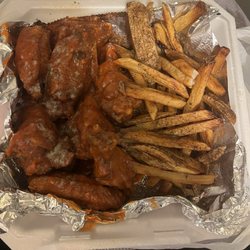 Triple D’s Tastey Grill - 8 wing meal combo. Hot Ranch