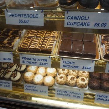 Mike's Pastry - Bakeries Near Me - Cambridge, Massachusetts