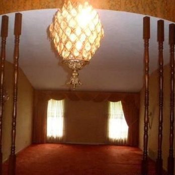 Precision Seven Construction - a hallway with a chandelier - General Contractors Near Me - Gahanna, Ohio Precision Seven Construction - a hallway with a chandelier - General Contractors Near Me - Gahanna, Ohio