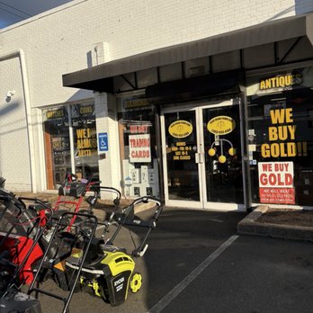 Silas Deane Pawn Shop Branford - Outside - Pawn Shops Near Me - Branford, Connecticut Silas Deane Pawn Shop Branford - Outside - Pawn Shops Near Me - Branford, Connecticut