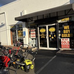 Silas Deane Pawn Shop Branford - Outside