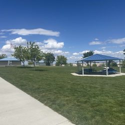 Mallard Park - Multiple covered picnic areas & bathrooms