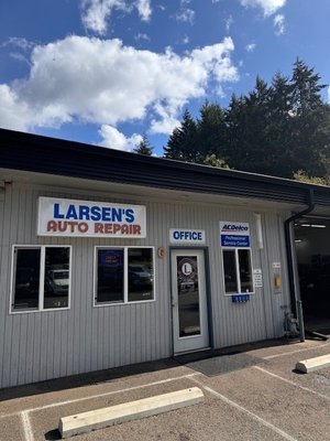 Larsen's Auto Repair