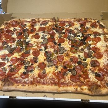 Salerno Pizzeria - Large combo with additional black olives - Pizza Near Me - Springfield, Massachusetts Salerno Pizzeria - Large combo with additional black olives - Pizza Near Me - Springfield, Massachusetts
