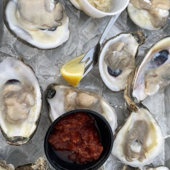 Down Under Restaurant - If nothing else gets the oysters, they were spectacular - Seafood Near Me - Fernandina Beach, Florida
