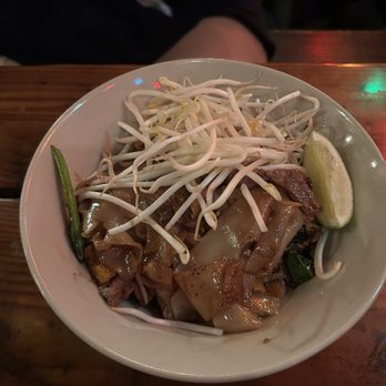 Mee Sen Thai Eatery - 20. Pad See Ew with Beef - Thai Near Me - Portland, Oregon Mee Sen Thai Eatery - 20. Pad See Ew with Beef - Thai Near Me - Portland, Oregon