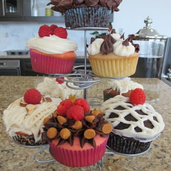 Silver Whisk Cooking School - Cupcake Decorating Class 7/9/11 - Cooking Schools Near Me Silver Whisk Cooking School - Cupcake Decorating Class 7/9/11 - Cooking Schools Near Me