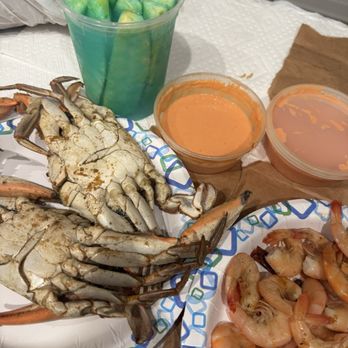 The Crab Galley - Jumbo crabs, large shrimps ( I don't like my shrimps too big ) and pineapple juice ( PRESSURE !! ) - Seafood Markets Near Me - Bowie, Maryland The Crab Galley - Jumbo crabs, large shrimps ( I don't like my shrimps too big ) and pineapple juice ( PRESSURE !! ) - Seafood Markets Near Me - Bowie, Maryland
