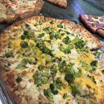La Nova Pizzeria - Broccoli and chicken pizza - Pizza Near Me - Buffalo, New York La Nova Pizzeria - Broccoli and chicken pizza - Pizza Near Me - Buffalo, New York