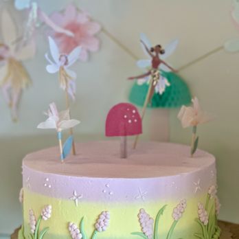 Caramanda's Bake Shoppe - Fun cake designs - Bakeries Near Me - Lexington, Kentucky